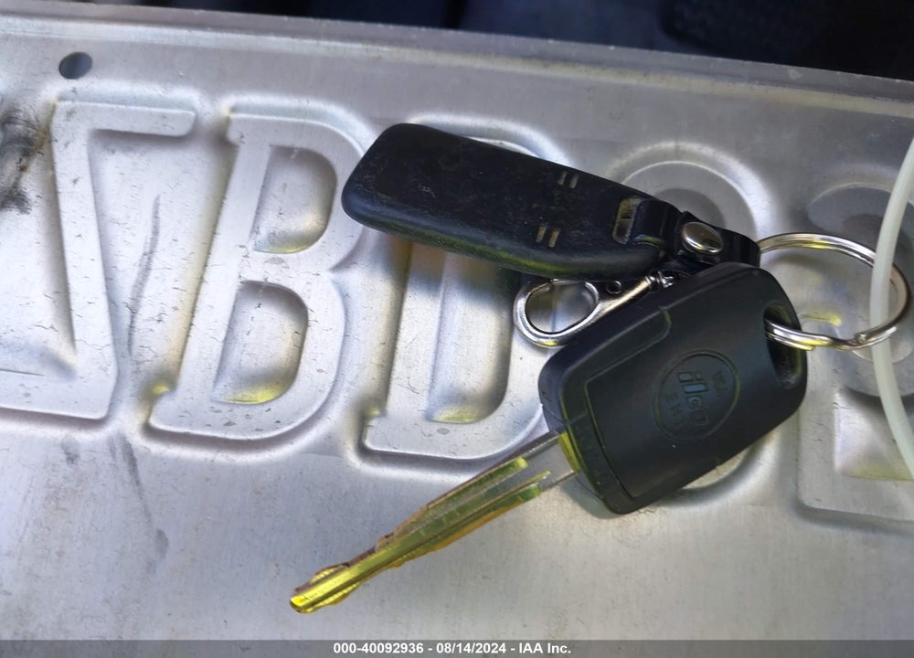 2002 TOYOTA CAMRY LE V6 VIN: 4T1BF32K62U540550