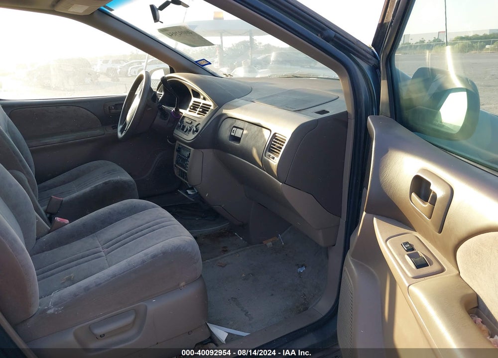 2002 TOYOTA SIENNA LE VIN: 4T3ZF13C72U482935