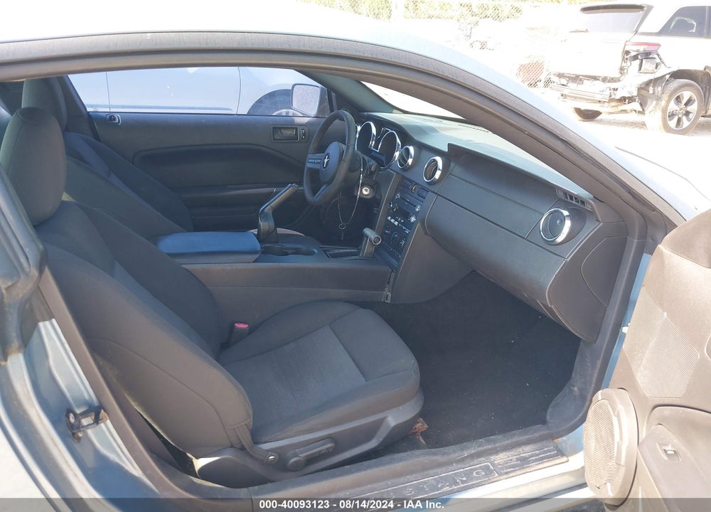 2005 FORD MUSTANG V6 DELUXE/V6 PREMIUM VIN: 1ZVFT80N355124329