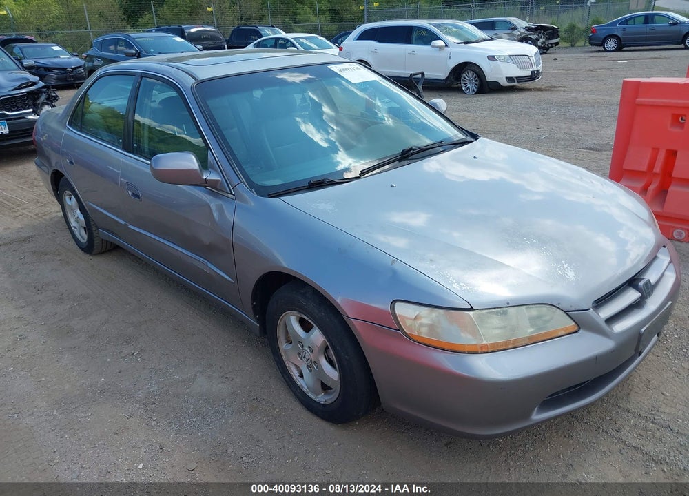 2000 HONDA ACCORD 3.0 EX VIN: 1HGCG1659YA051831