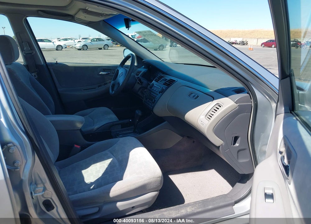 2002 HONDA ACCORD 2.3 EX/2.3 SE VIN: JHMCG66842C010250