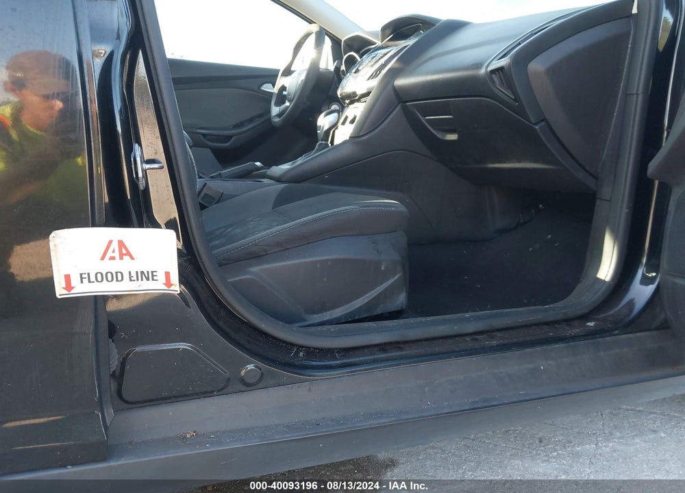 2014 FORD FOCUS VIN: 1FADP3F2XEL410968