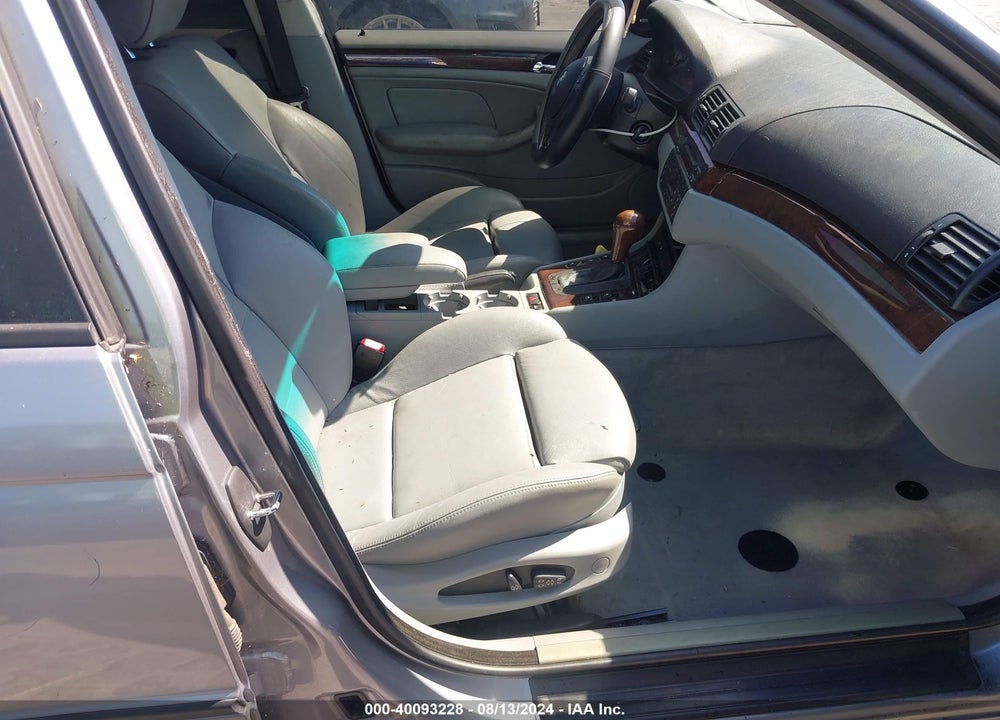 2004 BMW 325I VIN: WBAET37424NJ45750