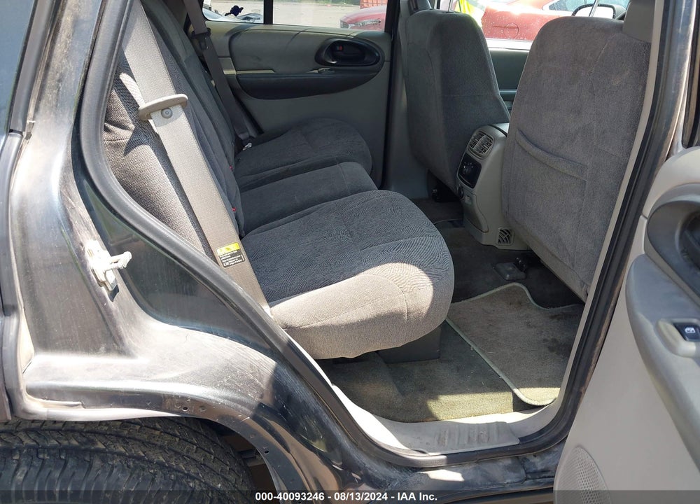 2004 CHEVROLET TRAILBLAZER LS VIN: 1GNDT13S942305686