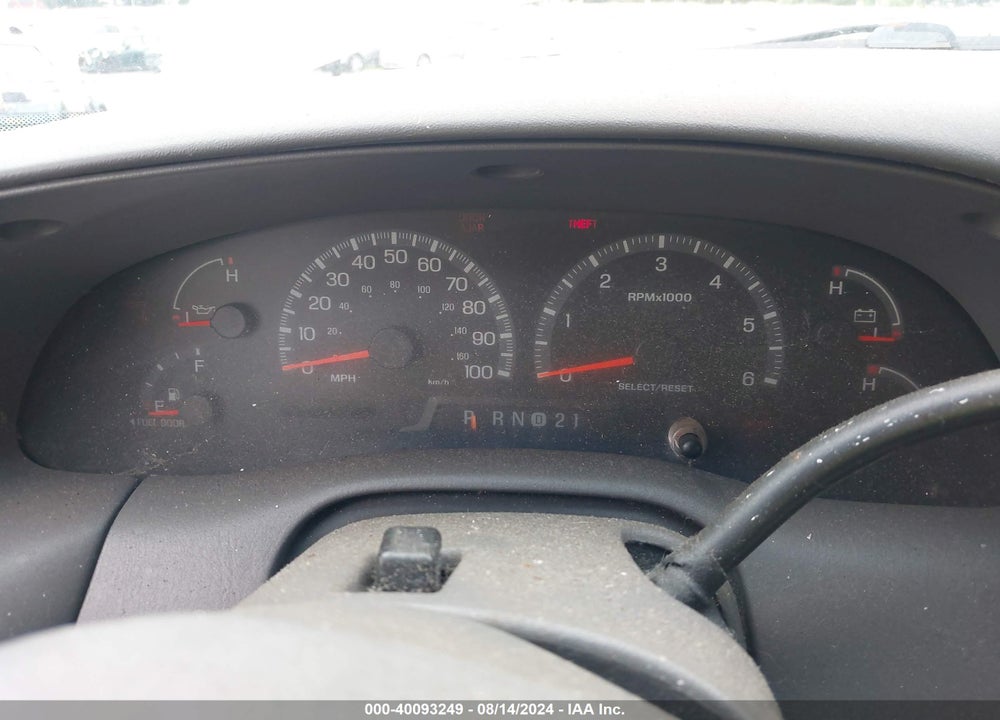 2000 FORD EXPEDITION XLT VIN: 1FMPU16L6YLB74297