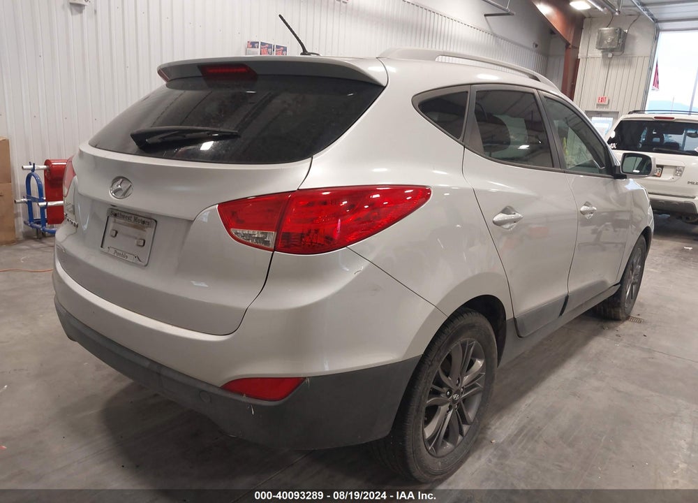 2015 HYUNDAI TUCSON SE VIN: KM8JU3AG8FU043696