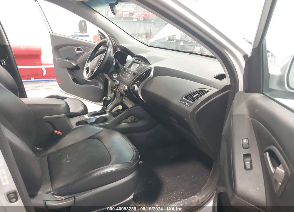 2015 HYUNDAI TUCSON SE VIN: KM8JU3AG8FU043696