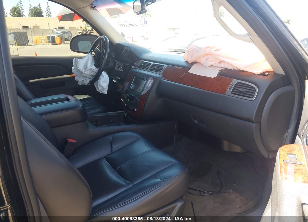 2011 CHEVROLET TAHOE LT VIN: 1GNSCBE03BR128775