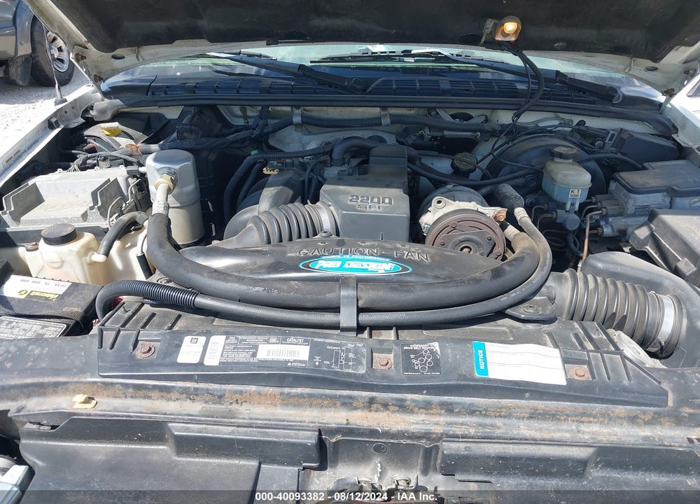 1998 CHEVROLET S-10 LS FLEETSIDE VIN: 1GCCS1947W8132167