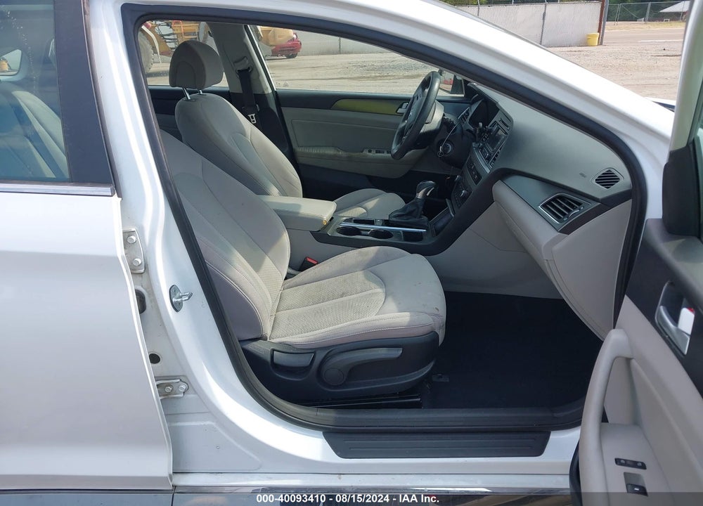 2015 HYUNDAI SONATA VIN: 5NPE34AF0FH053350