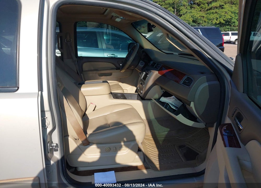 2010 GMC YUKON XL 1500 SLT VIN: 1GKUCKE06AR150192