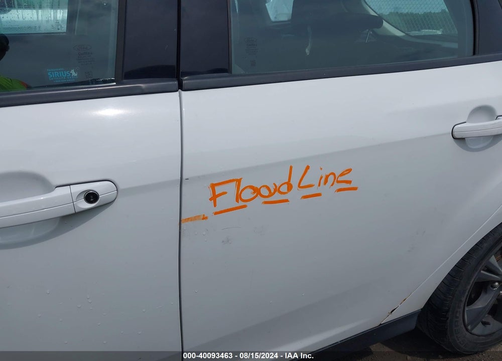 2014 FORD FOCUS SE VIN: 1FADP3K20EL245180