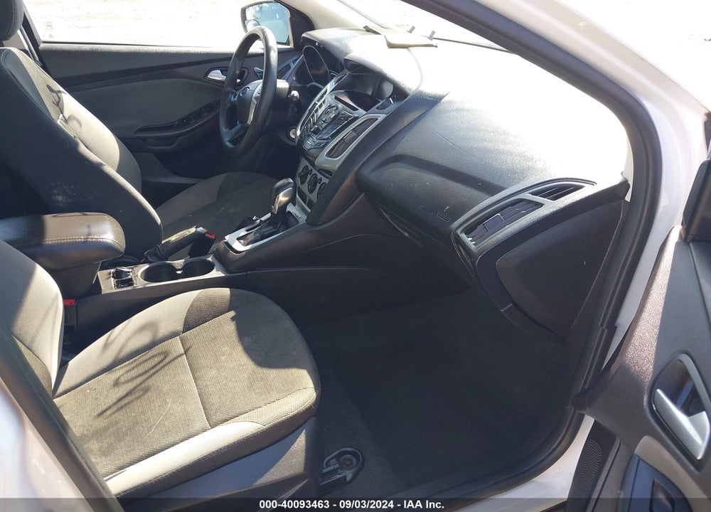 2014 FORD FOCUS SE VIN: 1FADP3K20EL245180