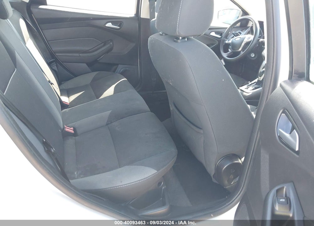 2014 FORD FOCUS SE VIN: 1FADP3K20EL245180