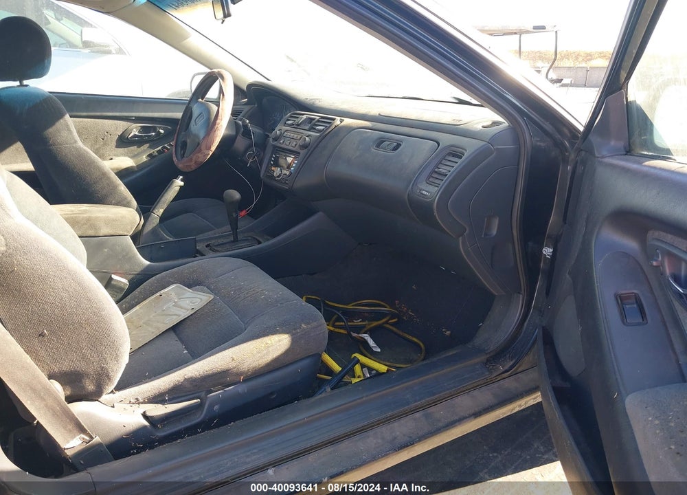 1998 HONDA ACCORD LX V6 VIN: 1HGCG2245WA001878