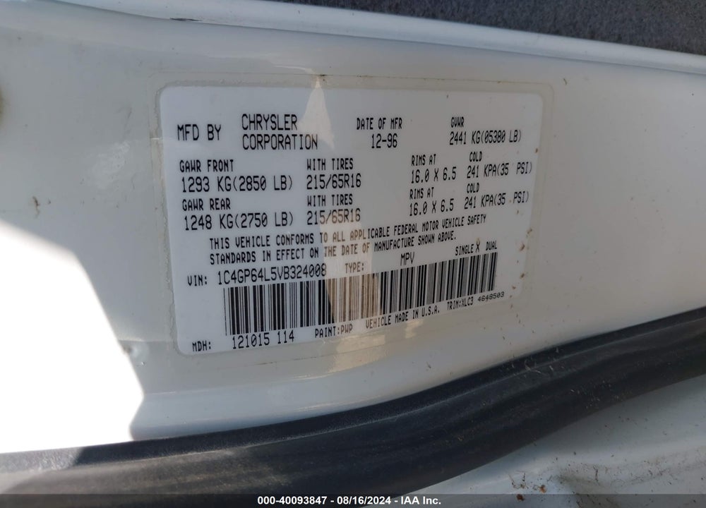 1997 CHRYSLER TOWN & COUNTRY LXI VIN: 1C4GP64L5VB324008