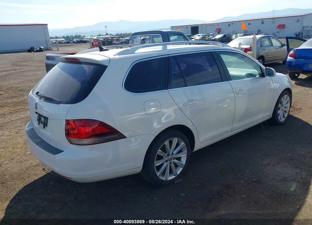 2011 VOLKSWAGEN JETTA SPORTWAGEN 2.0L TDI VIN: 3VWPL7AJ7BM717790
