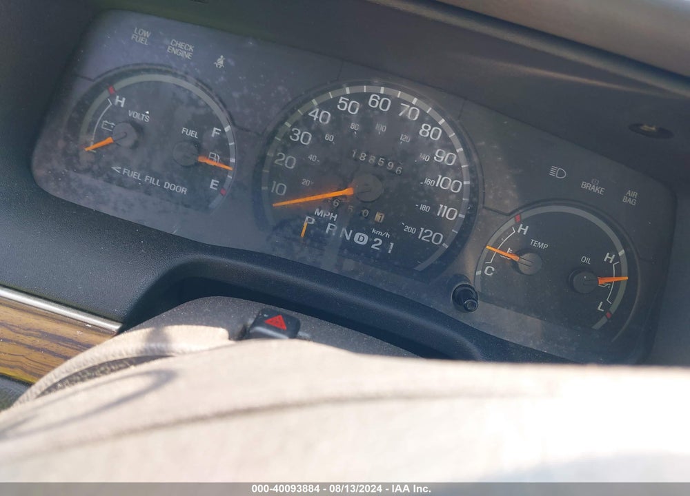 1996 FORD CROWN VICTORIA VIN: 2FALP73W9TX127763