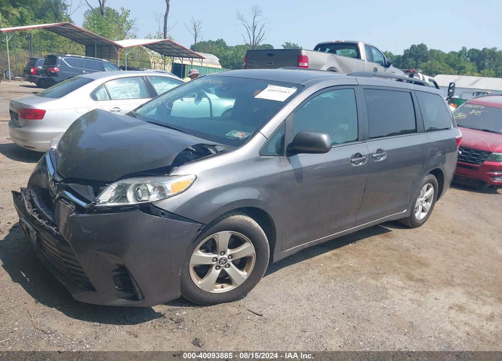 2018 TOYOTA SIENNA LE 8 PASSENGER VIN: 5TDKZ3DC8JS926634