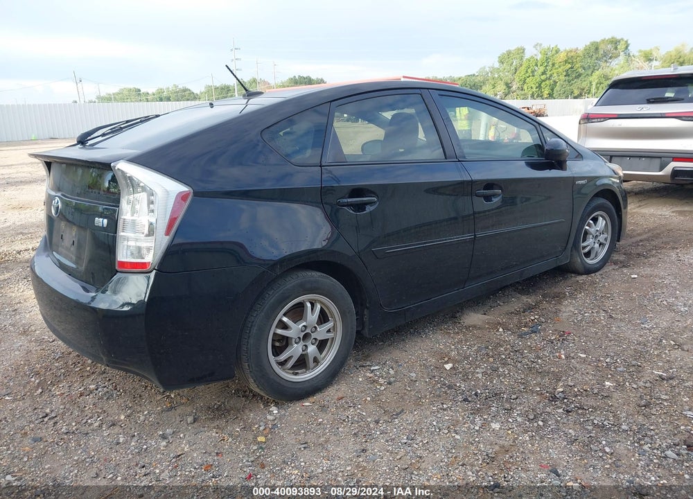 2011 TOYOTA PRIUS TWO VIN: JTDKN3DU3B1417831