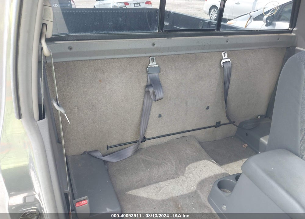 2000 NISSAN FRONTIER VIN: 1N6ED26T8YC306670