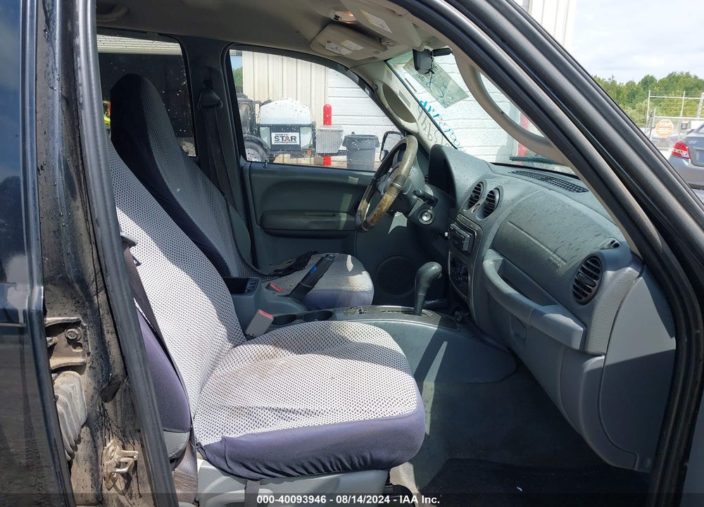 2005 JEEP LIBERTY RENEGADE VIN: 1J4GL38K55W684877
