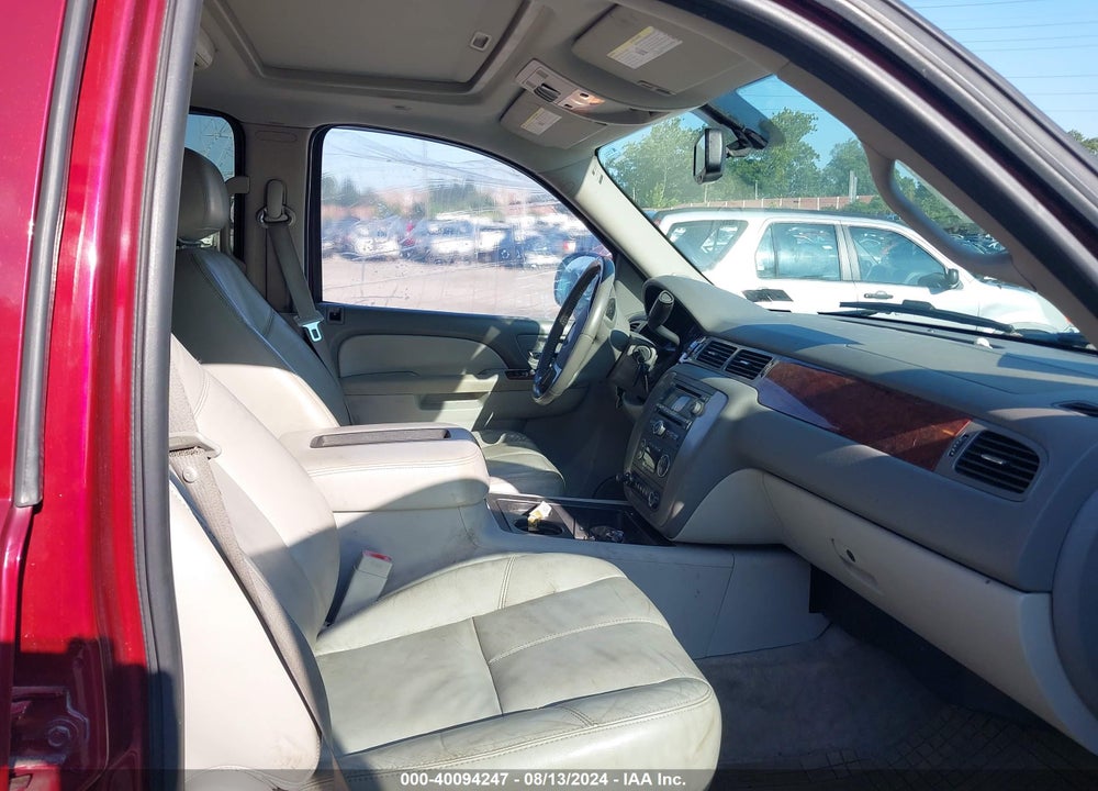 2011 GMC YUKON XL 1500 SLT VIN: 1GKS2KE32BR214850