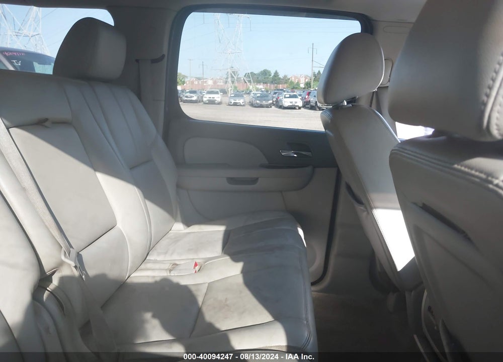2011 GMC YUKON XL 1500 SLT VIN: 1GKS2KE32BR214850