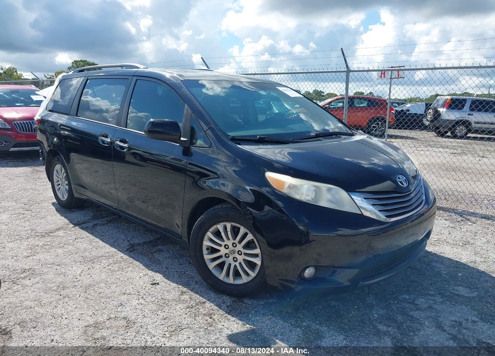 2017 TOYOTA SIENNA VIN: 5TDYZ3DC4HS807211