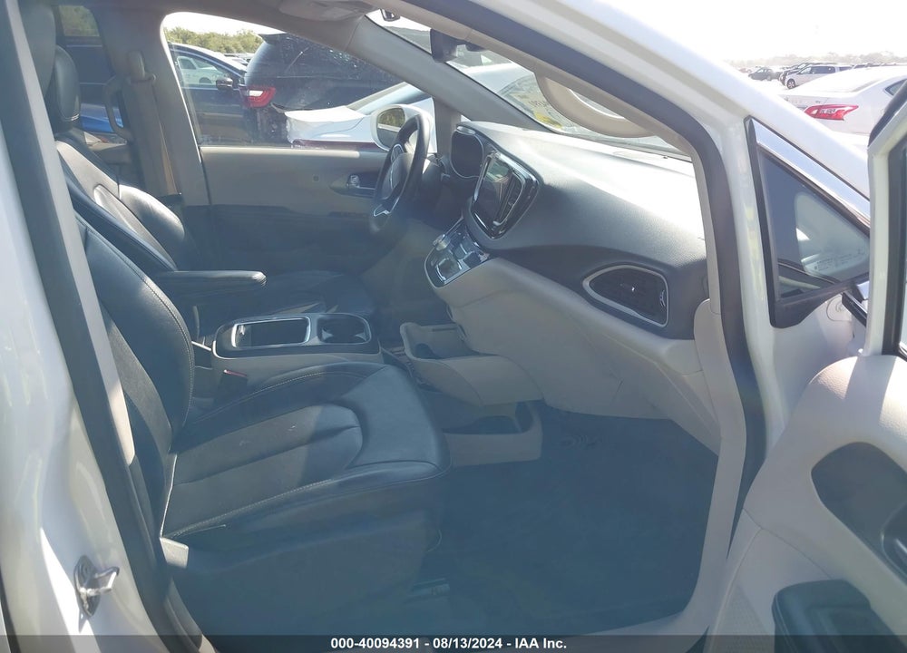 2022 CHRYSLER PACIFICA TOURING L VIN: 2C4RC1BG8NR128000