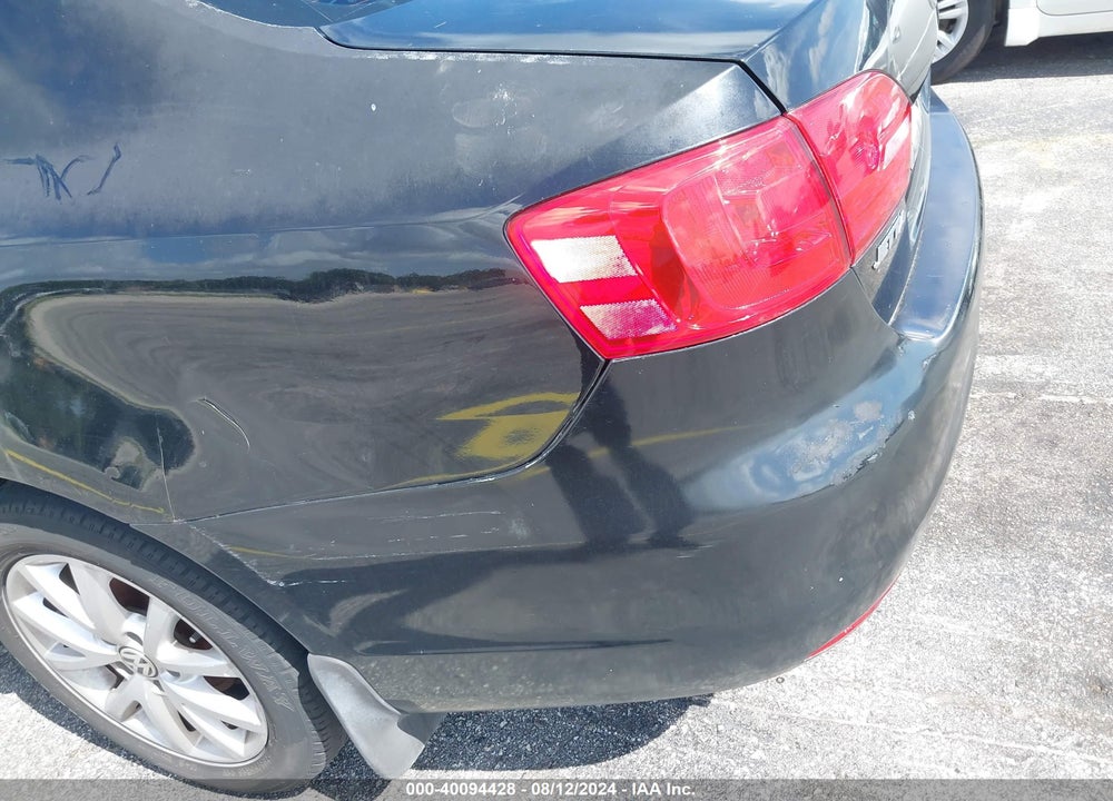 2012 VOLKSWAGEN JETTA 2.5L SE VIN: 3VWDP7AJXCM318851