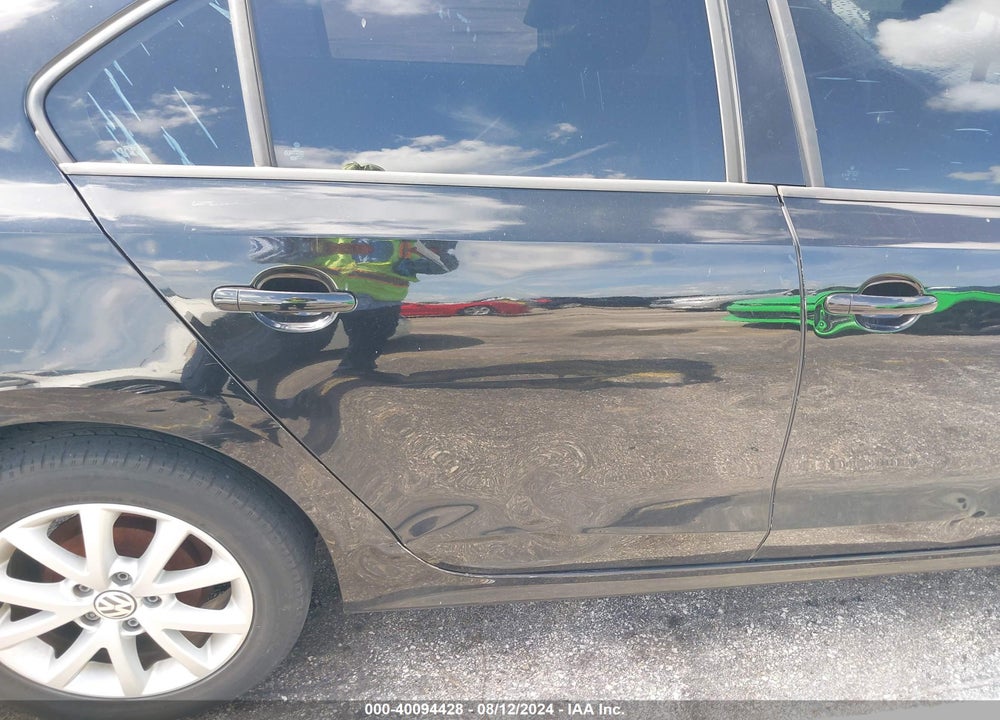 2012 VOLKSWAGEN JETTA 2.5L SE VIN: 3VWDP7AJXCM318851