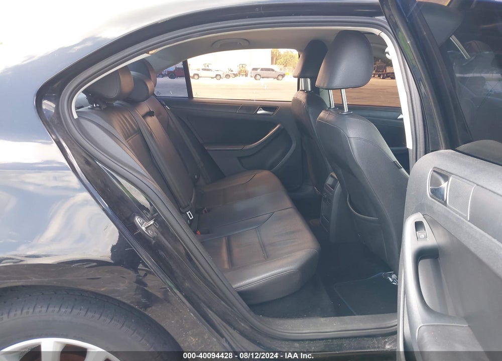 2012 VOLKSWAGEN JETTA 2.5L SE VIN: 3VWDP7AJXCM318851