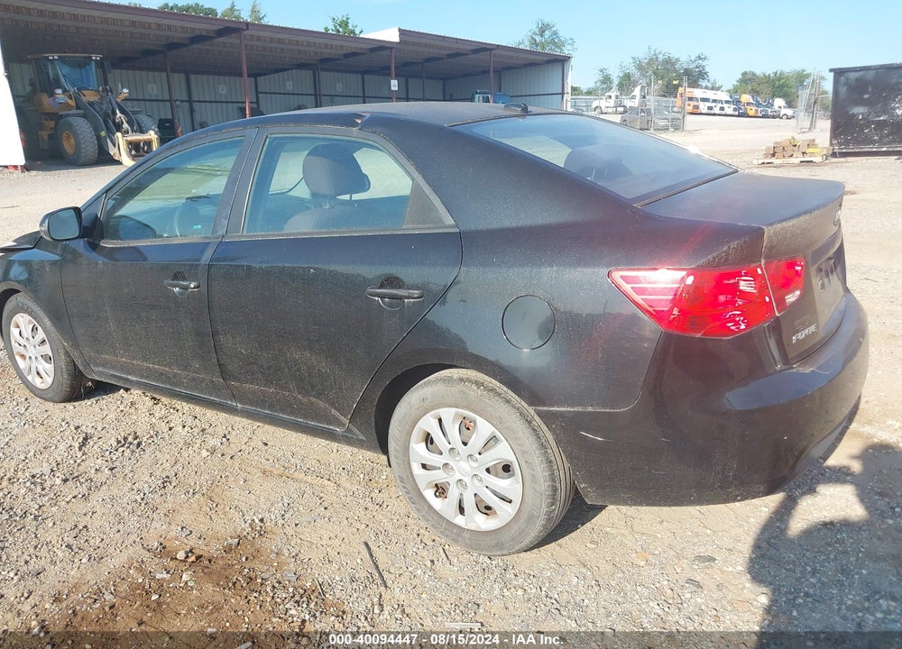 2011 KIA FORTE EX VIN: KNAFU4A23B5353213