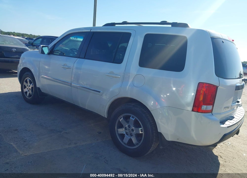 2011 HONDA PILOT TOURING VIN: 5FNYF3H94BB008659
