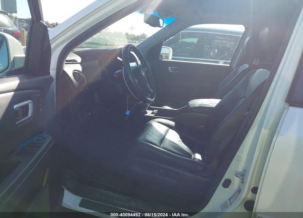 2011 HONDA PILOT TOURING VIN: 5FNYF3H94BB008659