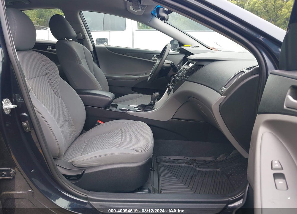 2013 HYUNDAI SONATA GLS VIN: 5NPEB4AC8DH758922