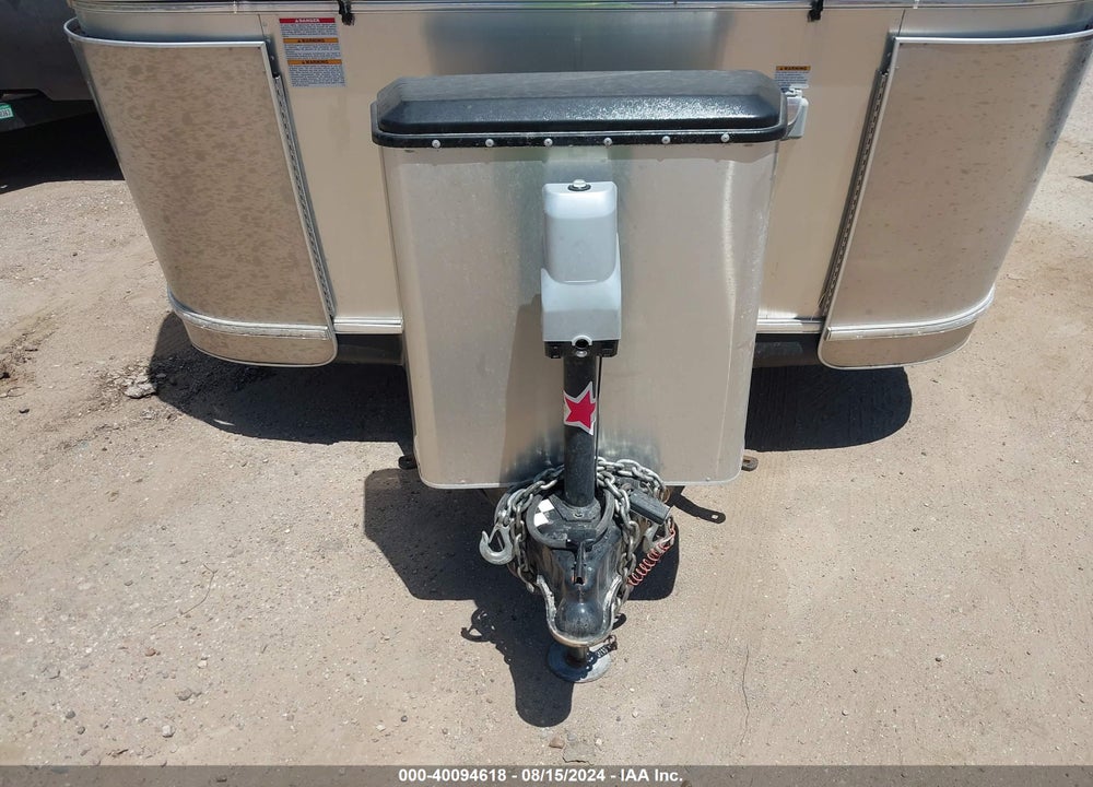 2017 AIRSTREAM INTERNATIONAL 25FB VIN: 1STJFYJ26HJ536816