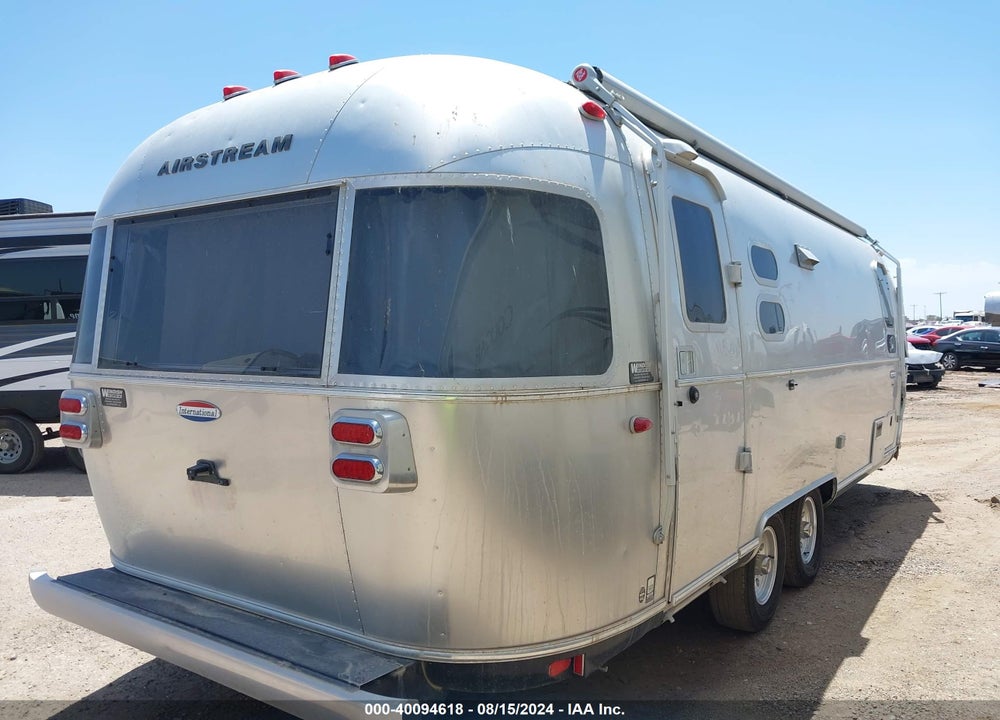 2017 AIRSTREAM INTERNATIONAL 25FB VIN: 1STJFYJ26HJ536816