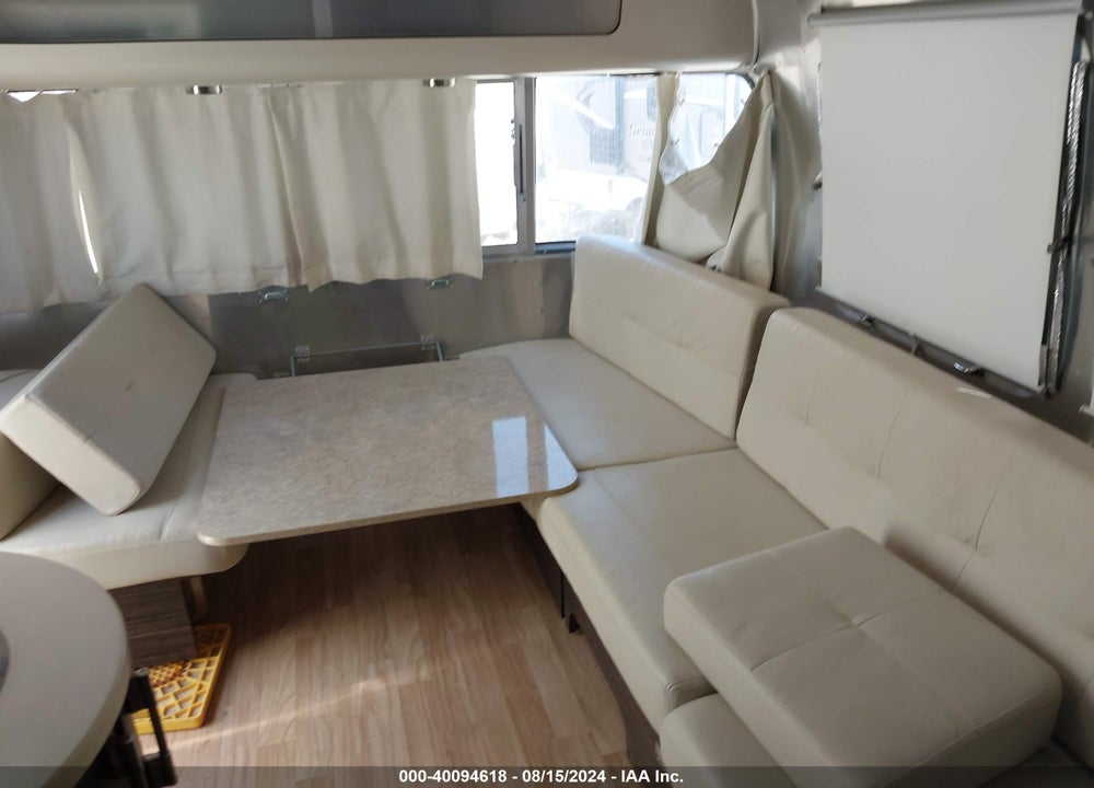 2017 AIRSTREAM INTERNATIONAL 25FB VIN: 1STJFYJ26HJ536816