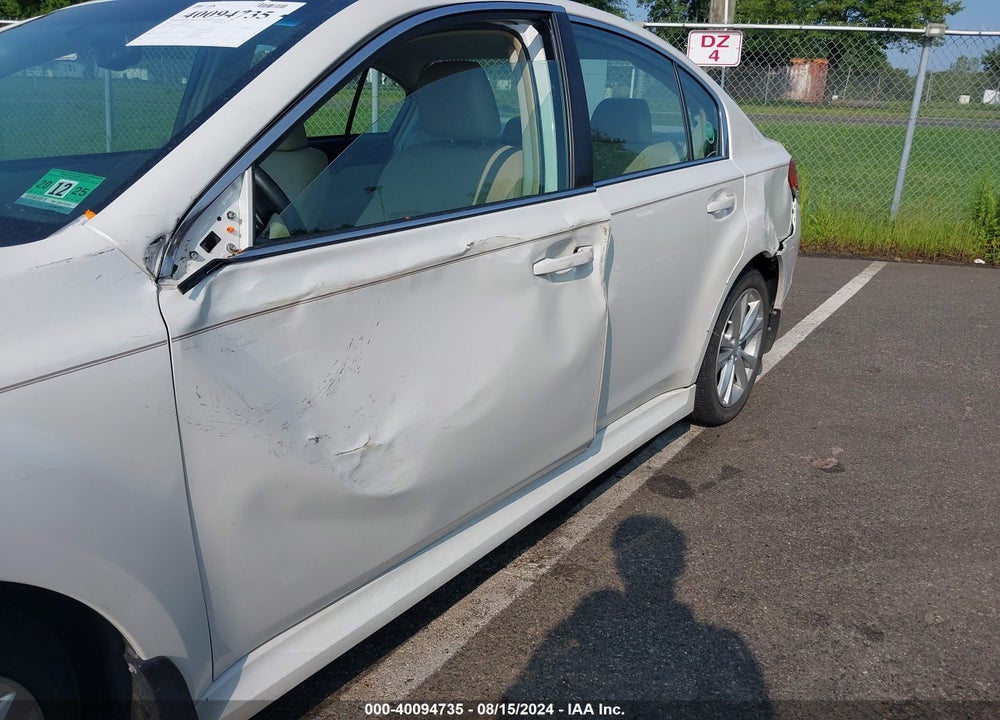 2014 SUBARU LEGACY 2.5I LIMITED VIN: 4S3BMCK66E3029170