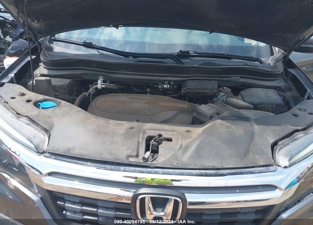 2017 HONDA RIDGELINE RTL-T VIN: 5FPYK3F66HB032000