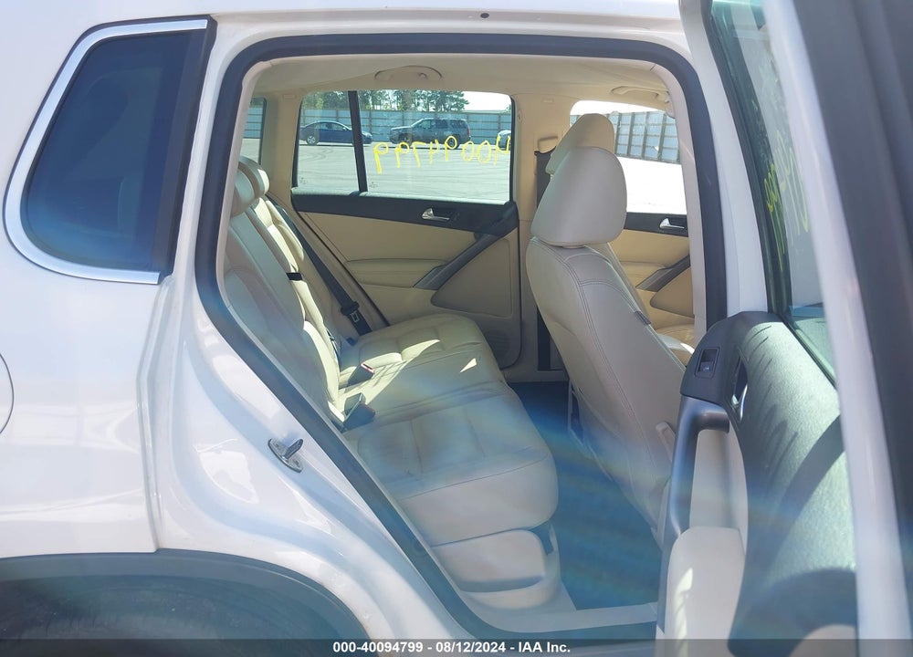 2010 VOLKSWAGEN TIGUAN SE VIN: WVGBV7AX9AW000295