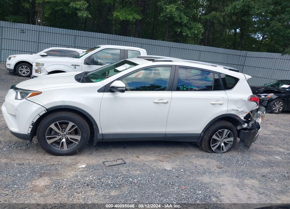 2018 TOYOTA RAV4 XLE VIN: JTMRFREV8JJ745704