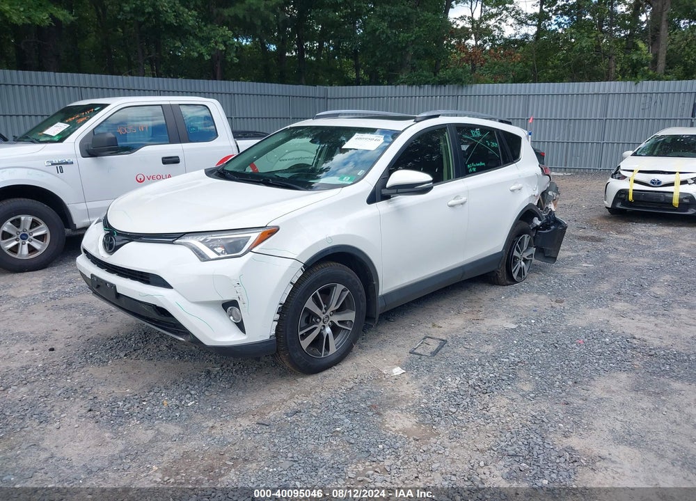 2018 TOYOTA RAV4 XLE VIN: JTMRFREV8JJ745704