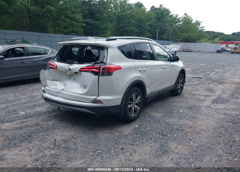 2018 TOYOTA RAV4 XLE VIN: JTMRFREV8JJ745704