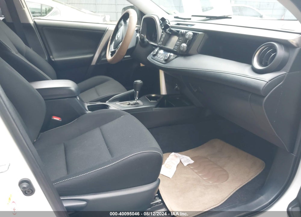 2018 TOYOTA RAV4 XLE VIN: JTMRFREV8JJ745704