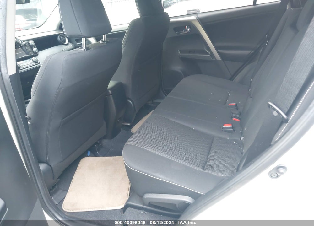 2018 TOYOTA RAV4 XLE VIN: JTMRFREV8JJ745704