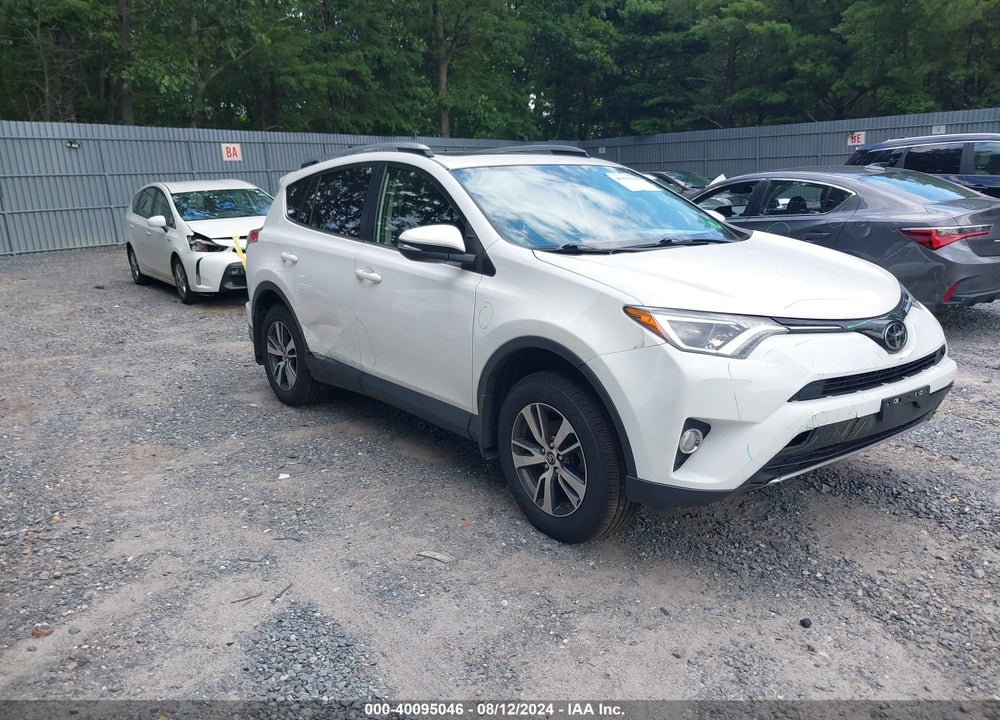 2018 TOYOTA RAV4 XLE VIN: JTMRFREV8JJ745704