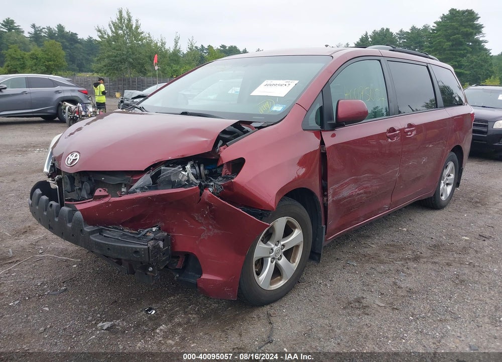 2017 TOYOTA SIENNA LE 8 PASSENGER VIN: 5TDKZ3DC2HS894550